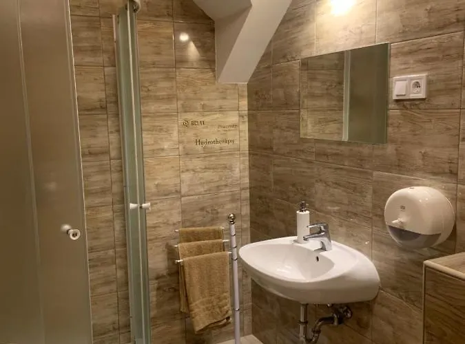 Szitakoeto Panzio לינה וארוחת בוקר Balatonfůzfő