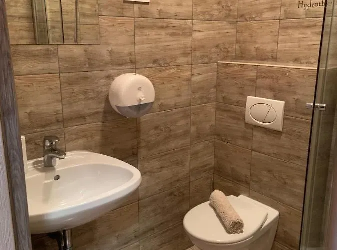 לינה וארוחת בוקר Szitakoeto Panzio Balatonfůzfő